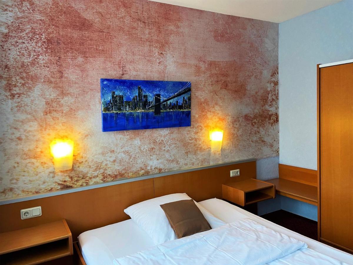 Hotel Stadt Hamburg Am Fluss Saarbrücken Zewnętrze zdjęcie