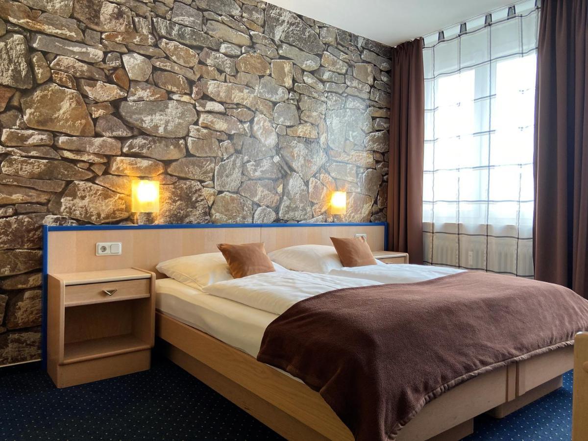 Hotel Stadt Hamburg Am Fluss Saarbrücken Zewnętrze zdjęcie