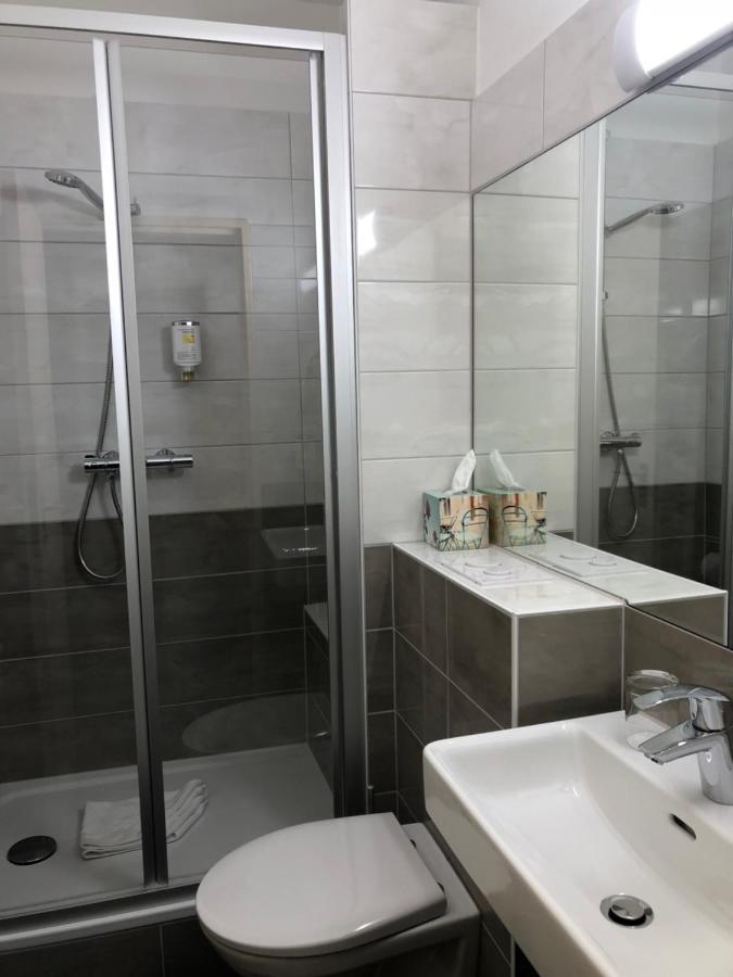 Hotel Stadt Hamburg Am Fluss Saarbrücken Zewnętrze zdjęcie
