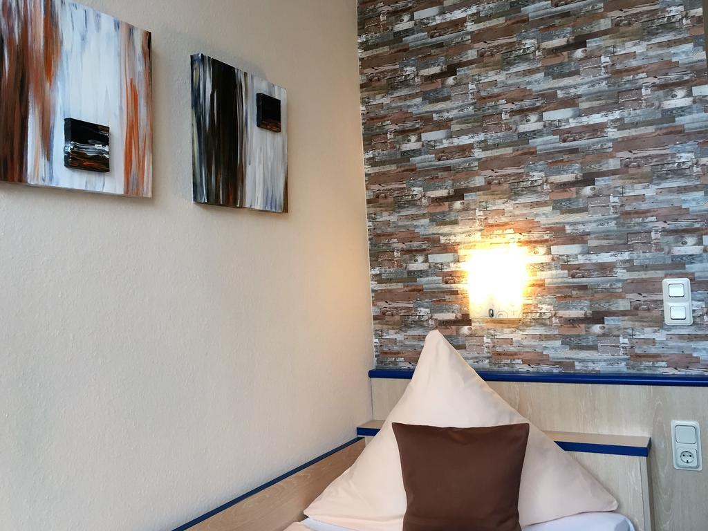 Hotel Stadt Hamburg Am Fluss Saarbrücken Zewnętrze zdjęcie