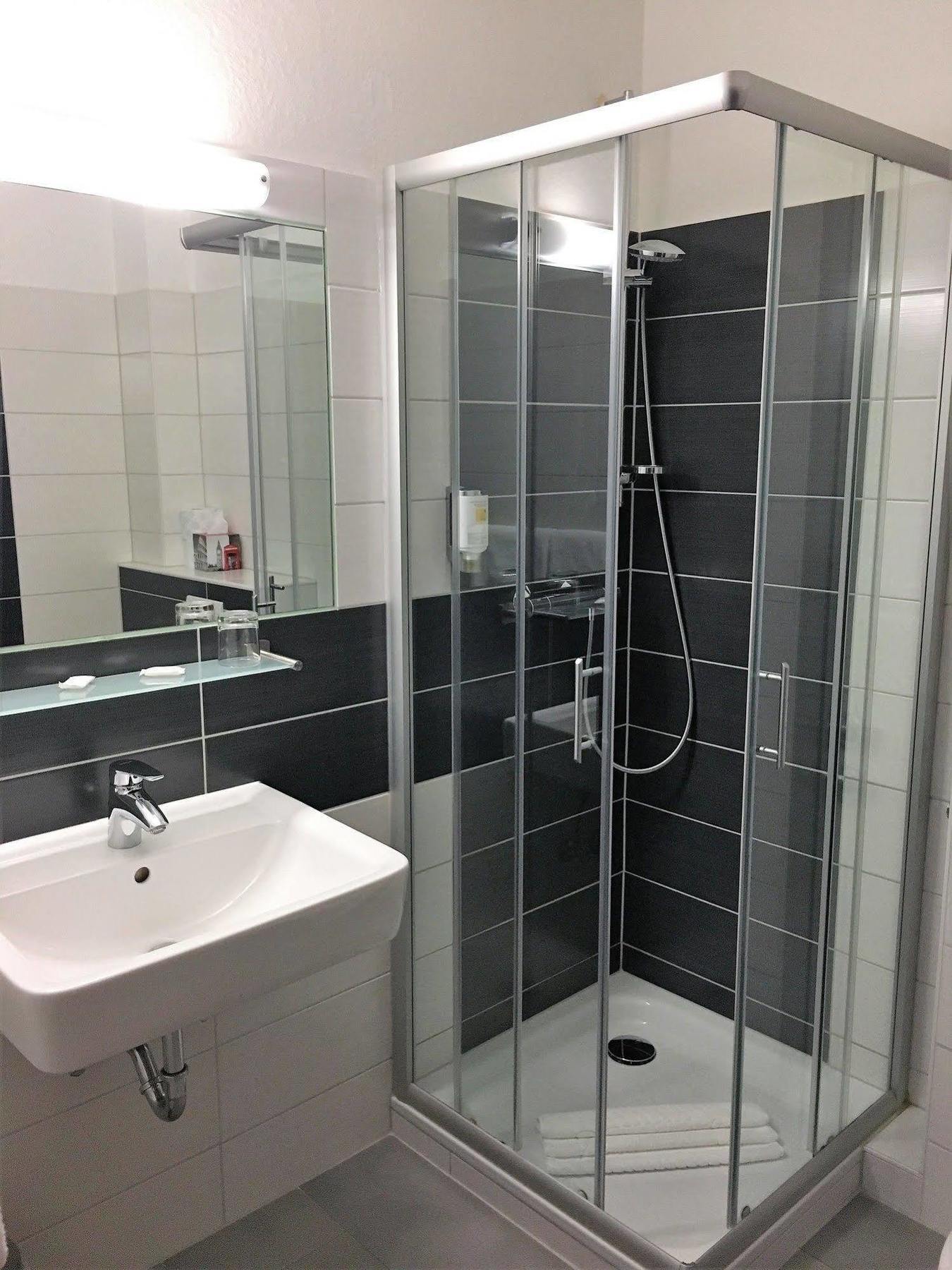 Hotel Stadt Hamburg Am Fluss Saarbrücken Zewnętrze zdjęcie