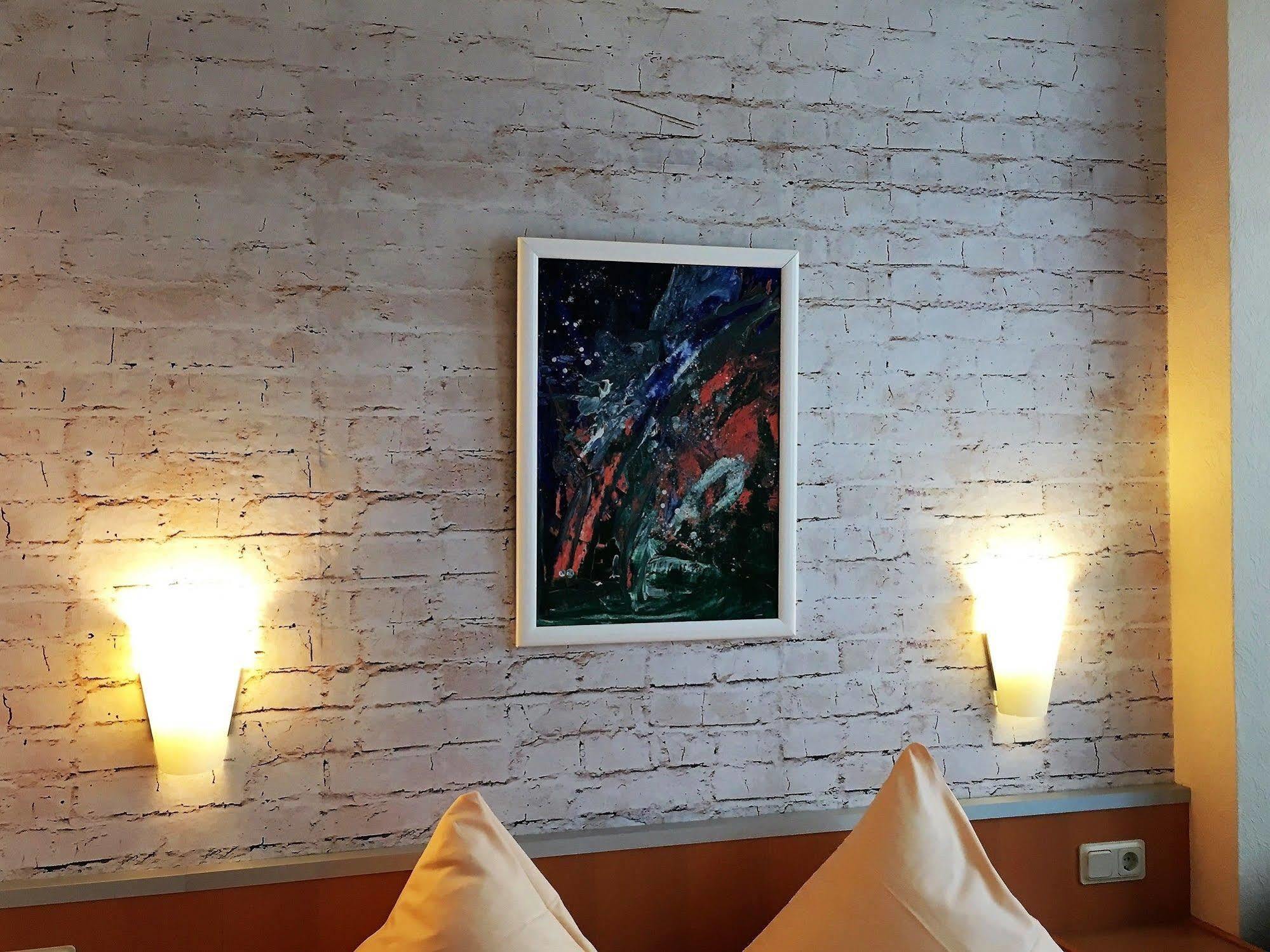 Hotel Stadt Hamburg Am Fluss Saarbrücken Zewnętrze zdjęcie